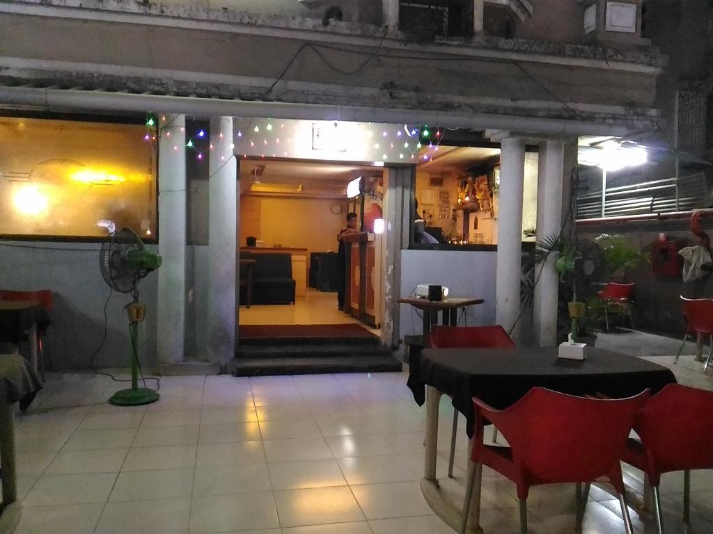 Hotel Palms Navi Mumbai Eksteriør billede