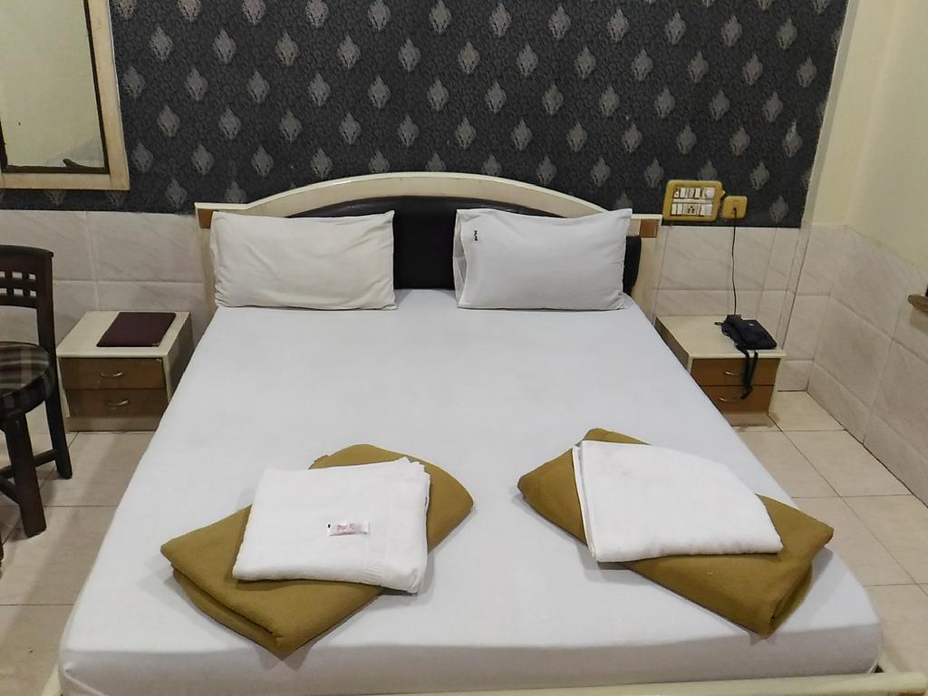 Hotel Palms Navi Mumbai Eksteriør billede