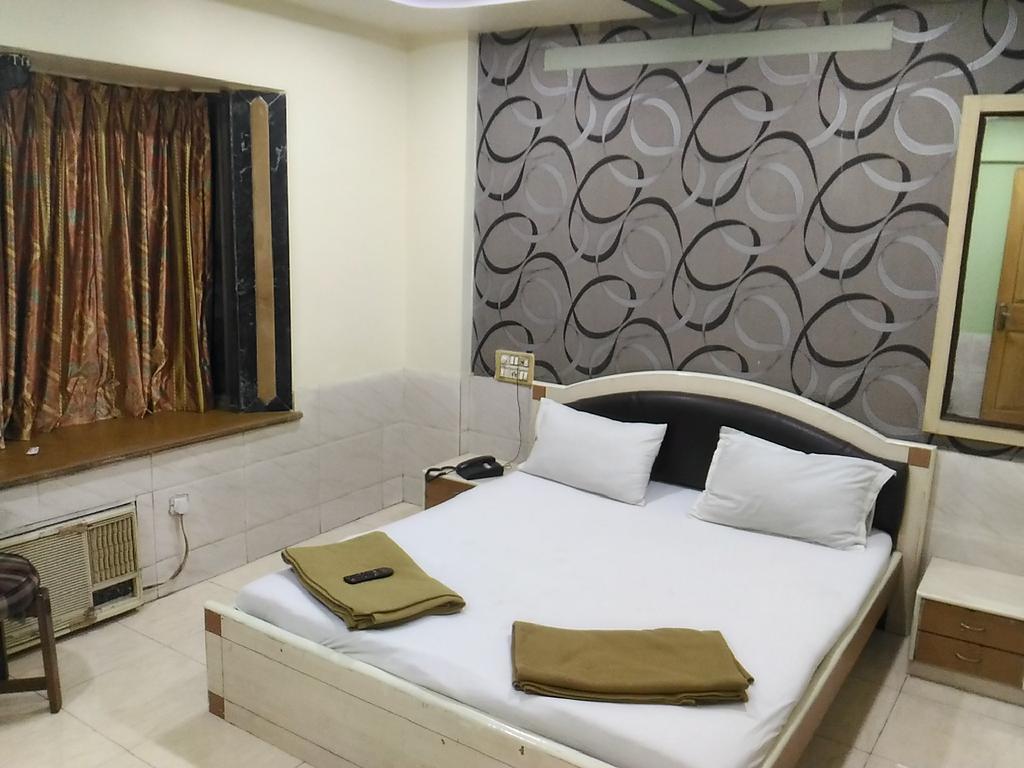 Hotel Palms Navi Mumbai Eksteriør billede
