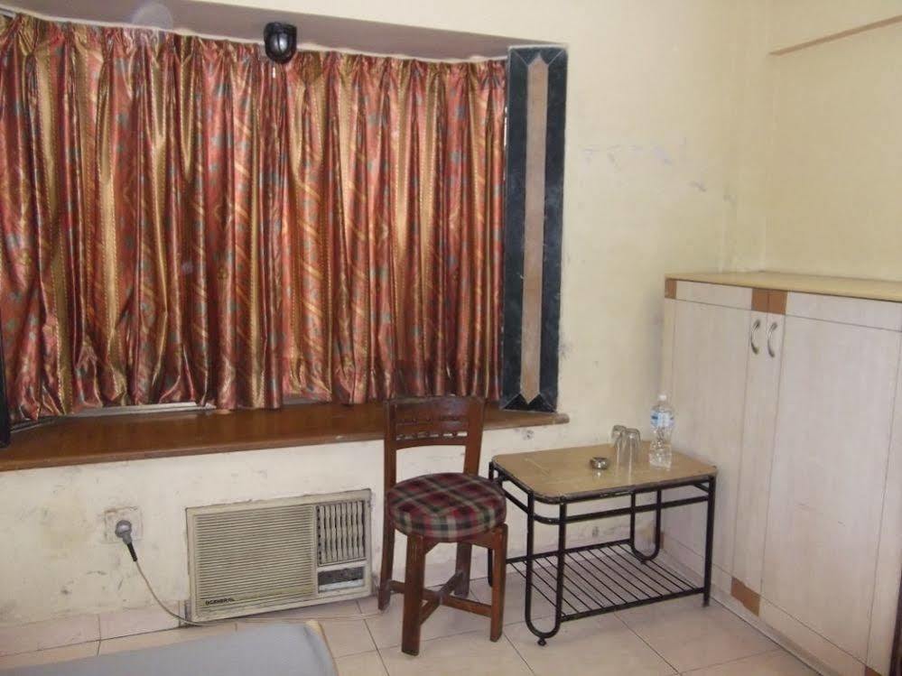 Hotel Palms Navi Mumbai Eksteriør billede