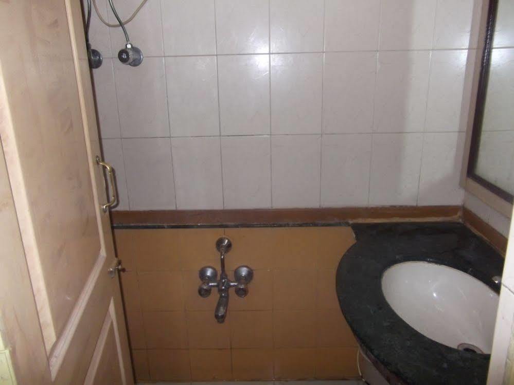 Hotel Palms Navi Mumbai Eksteriør billede