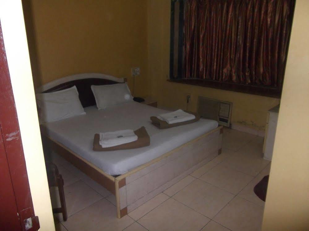 Hotel Palms Navi Mumbai Eksteriør billede